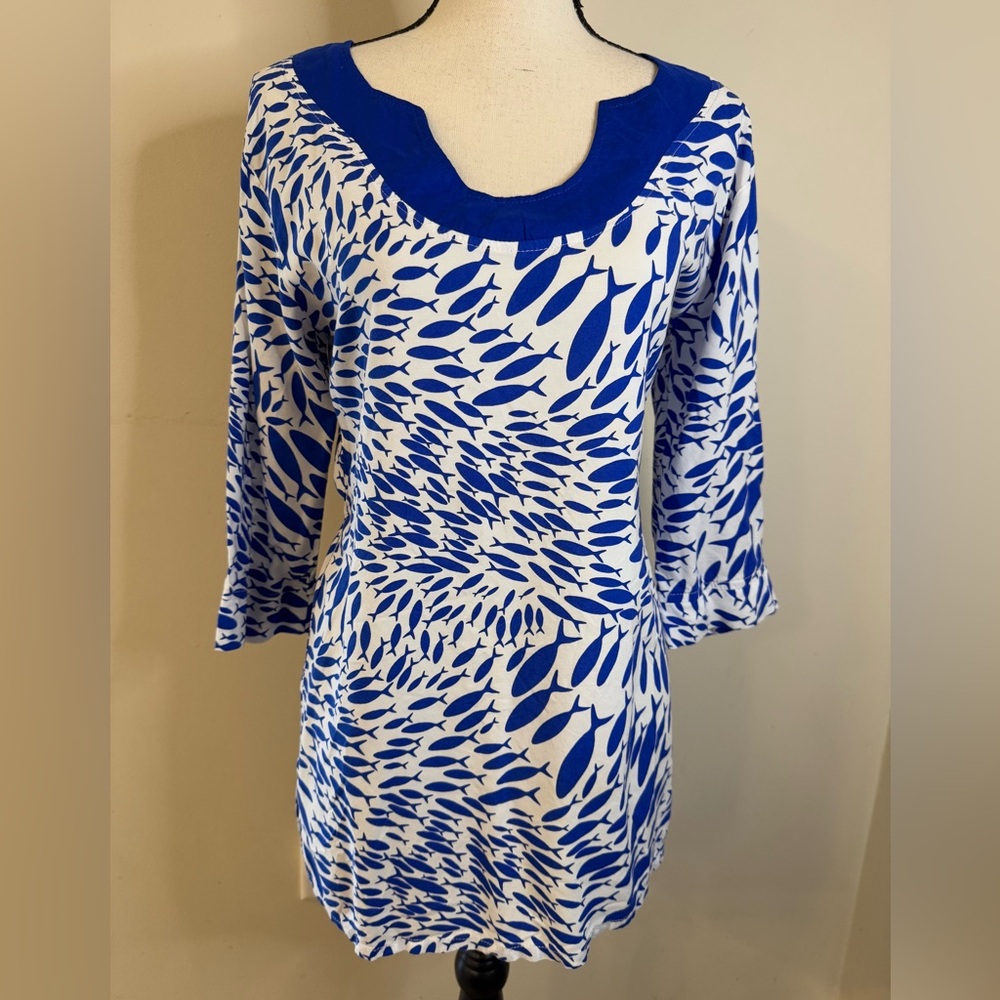 Pineapples royal blue & white fish print tunic top size small